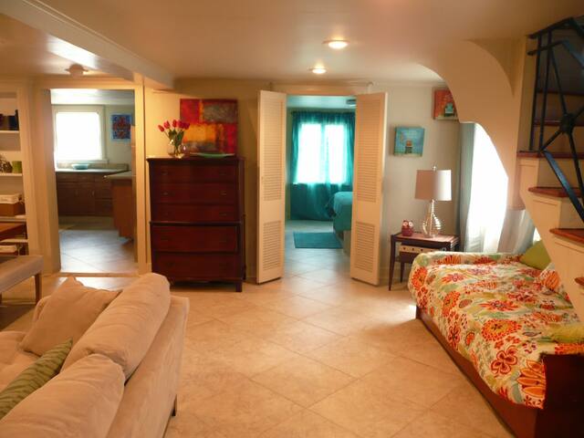 Hidden Treasure for large groups 15 min. from FQ. gallery image 5