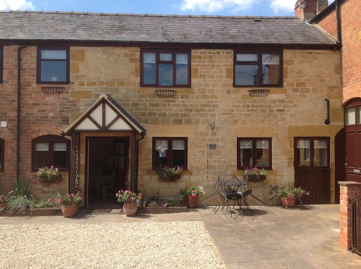 MoretoninMarsh Holiday Rentals & Homes England, United Kingdom Airbnb