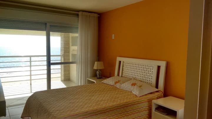 סוויטה זוגית עם מיטה נפתחת ומיזוג אוויר 