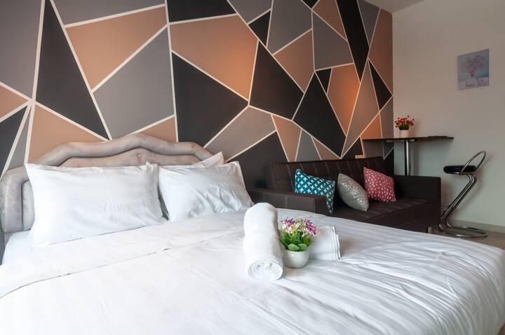Small Studio Netflix Ss13 Pj Centrestage Idealhub Apartments For Rent In Petaling Jaya Selangor Malaysia