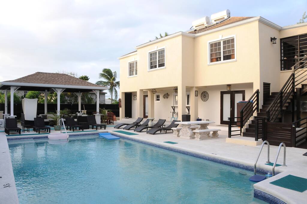Hidden Gem's pool