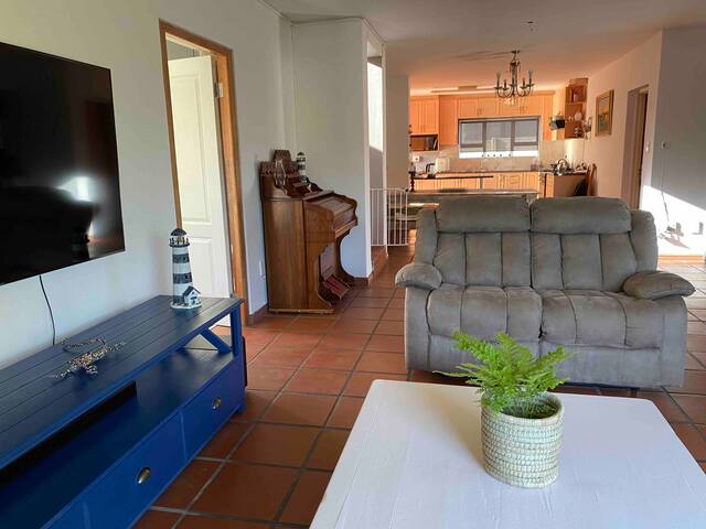 Self Catering – FamilyRest – Melkbosstrand gallery image 4