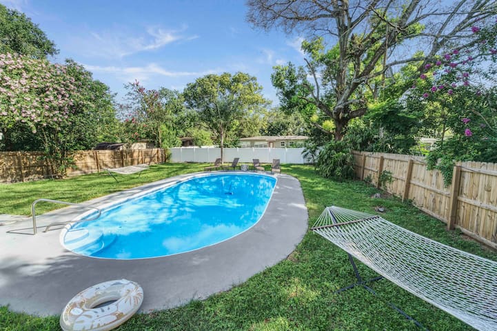 POOL HOME- DOWNTOWN ORLANDO - PRIVATE - RETREAT