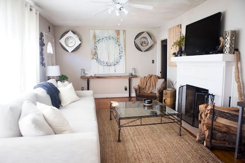 Charming Home - 3 Miles from Bryant Denny Stadium