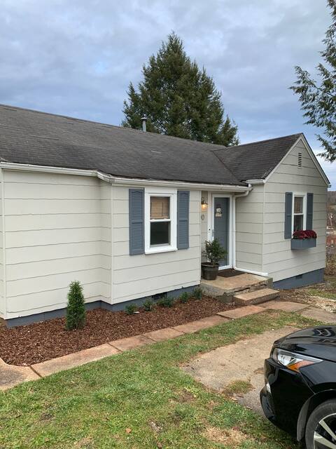 Beautiful 2-Bedroom Home in the Heart of Spencer