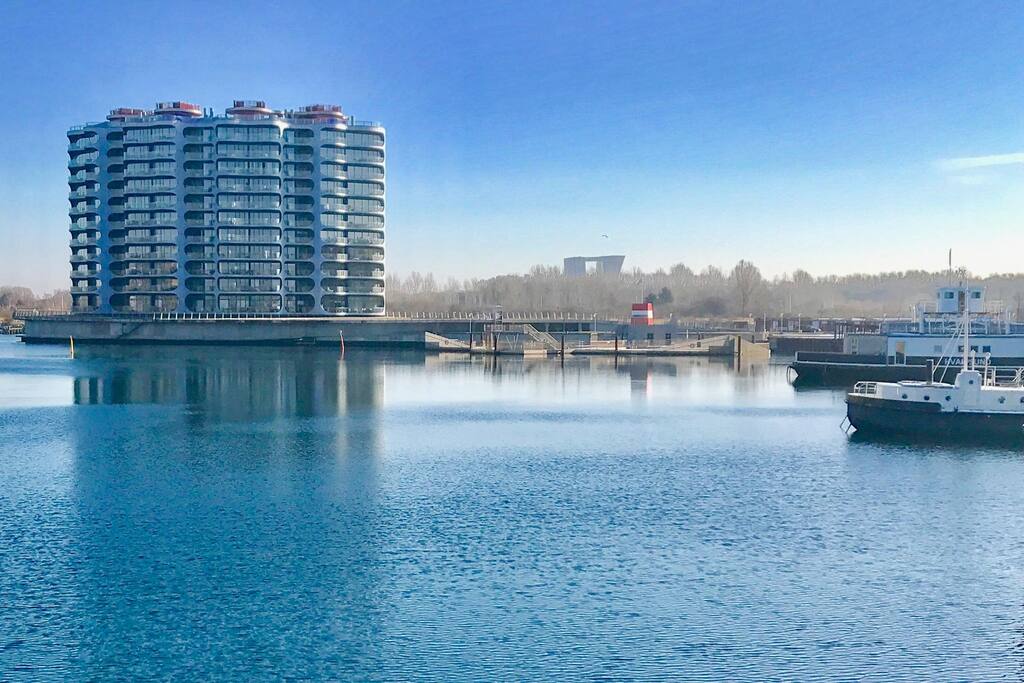 One of a kind building - Placed on an island in the central Copenhagen