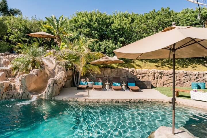 Gorgeous Architectural Villa w/ Pool gallery image 3