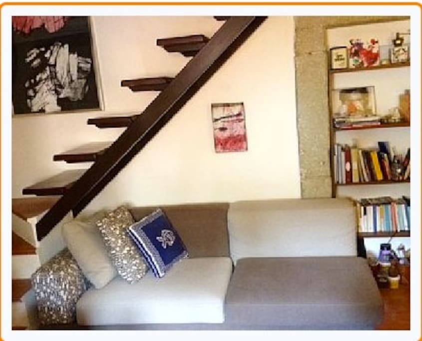 ingresso con scala a vista - divano