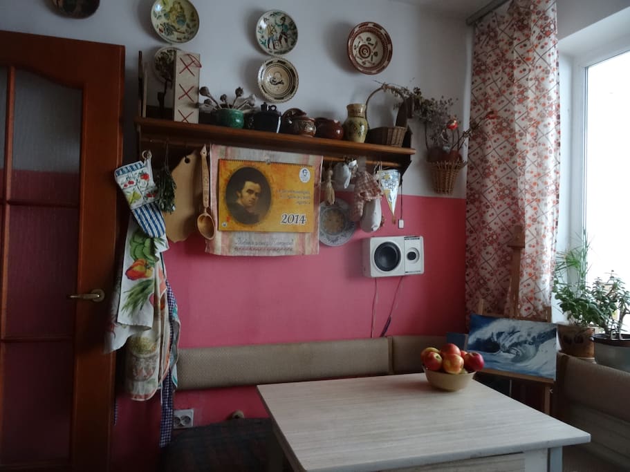 Kitchen.
Can be used as a working space
