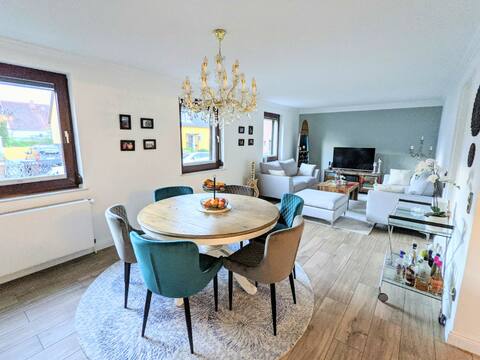 120 sqm with garden; sleeps 10; Central