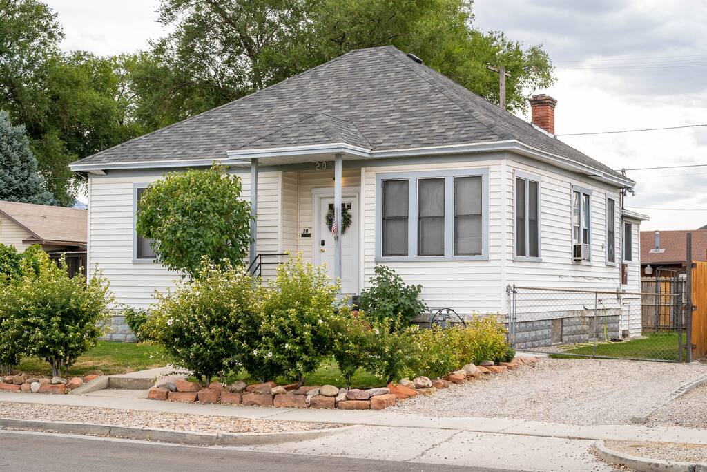 Looks small but offers 4 bedrooms and lots of space