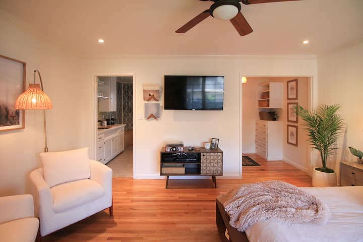 Bliss By The Beach Studio - Long Beach, CA