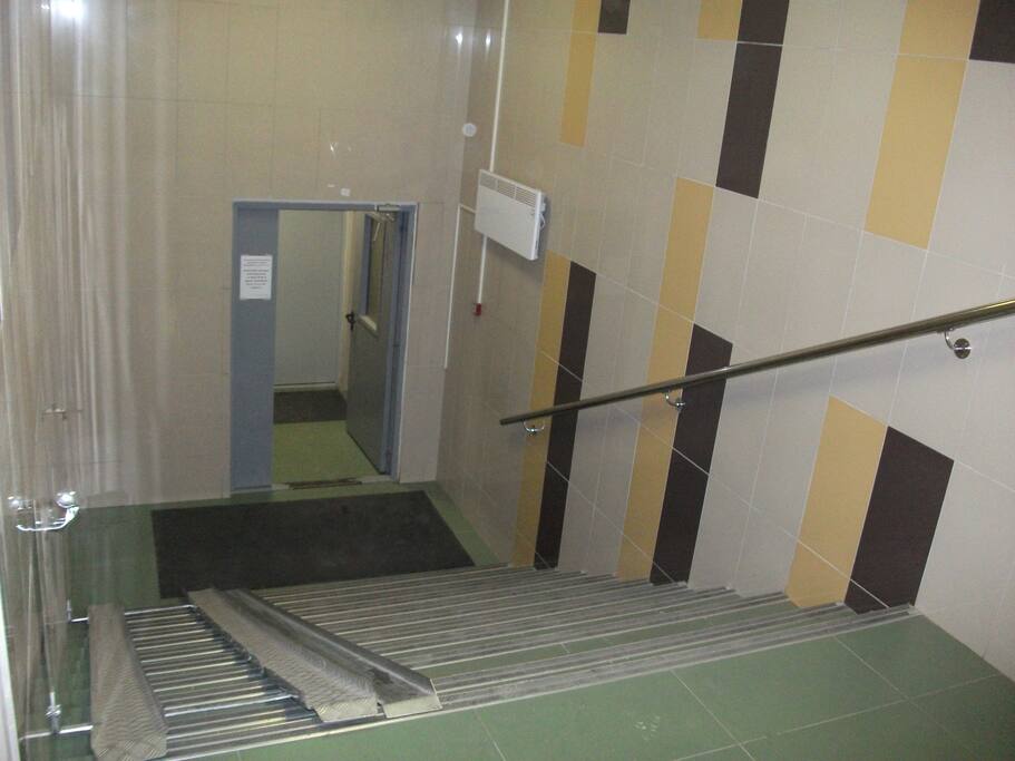 Entrance to the house
Парадная