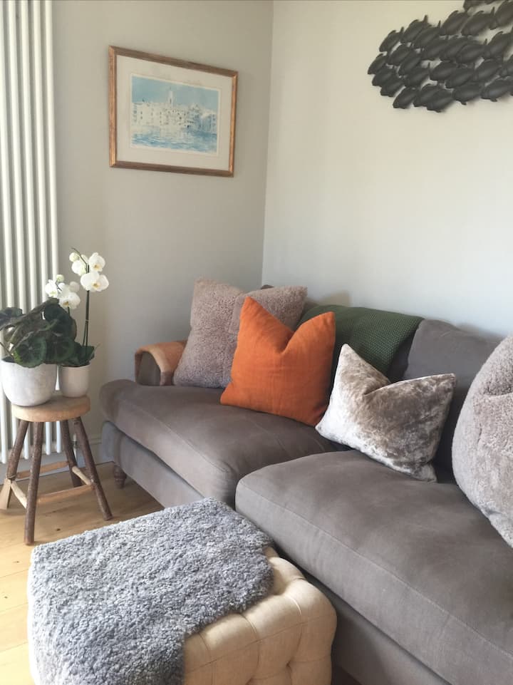 Beautiful Boutique Apartment, Sleeps 4 Courtyard - Torcross