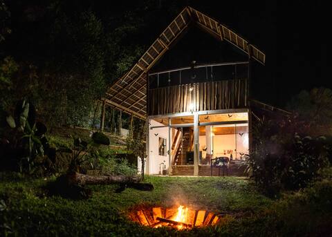 Canto do Urutau-PETAR
Rustic and cozy chalet