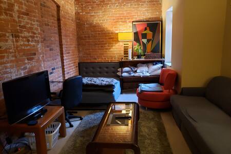 VALUE - Unique Space Along River  Private Bed/Bath