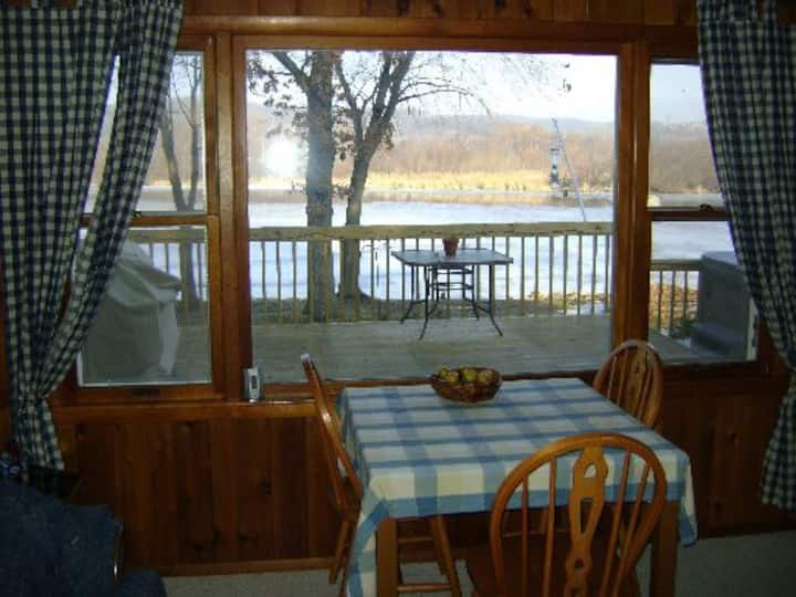 Quietwater CottageOn the Water, Nearby Skiing! Houses for Rent in