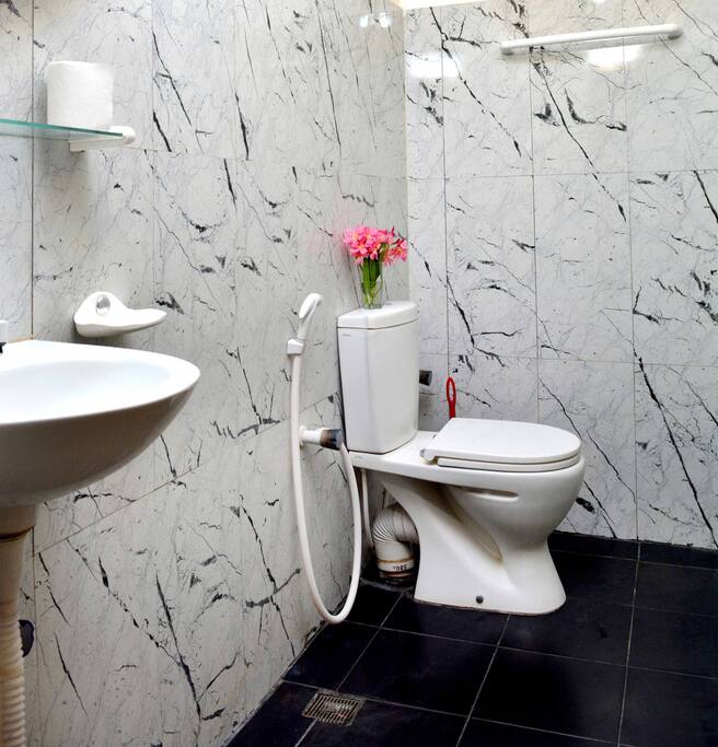 Clean Functional bathroom.