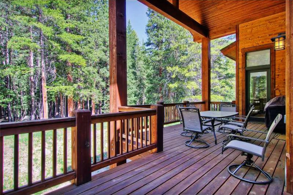 Unwind on the top deck while admiring the phenomenal scenery.
