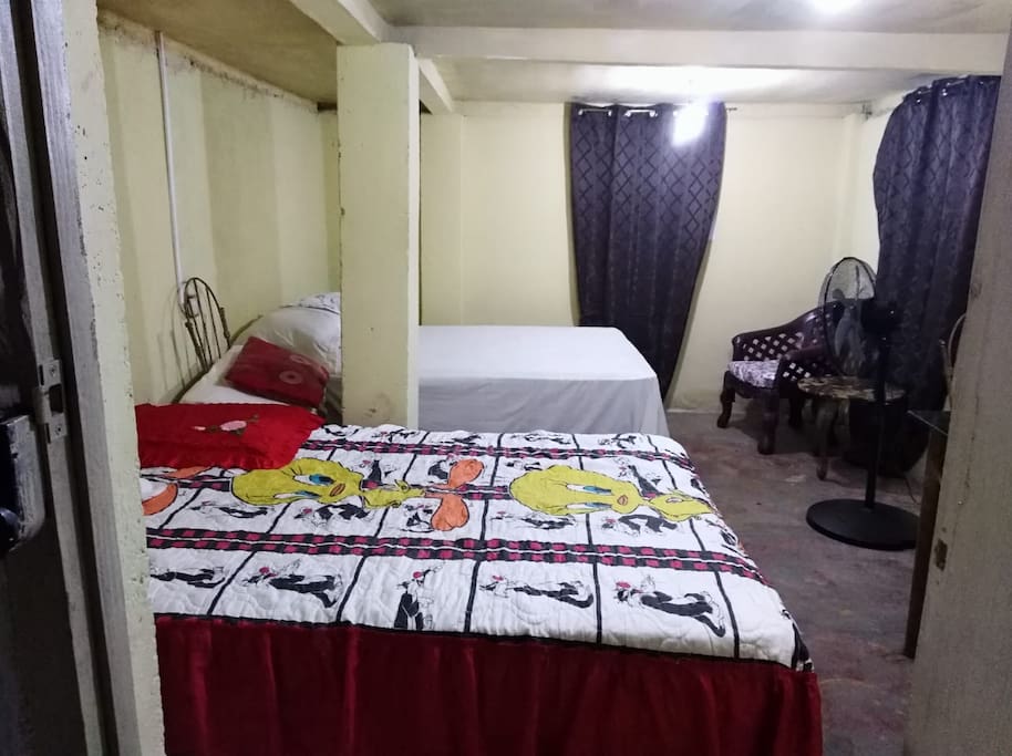 Dormitorio en primer nivel.
