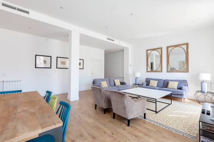 PENTHOUSE 4 BR, 4 BA & 60M2 TERRACE gallery image 4