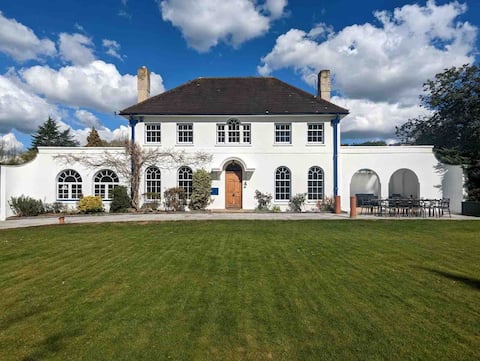 Large Luxury Home - Oxford