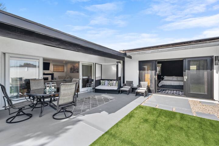 Toluca Lake Getaway Home gallery image 3