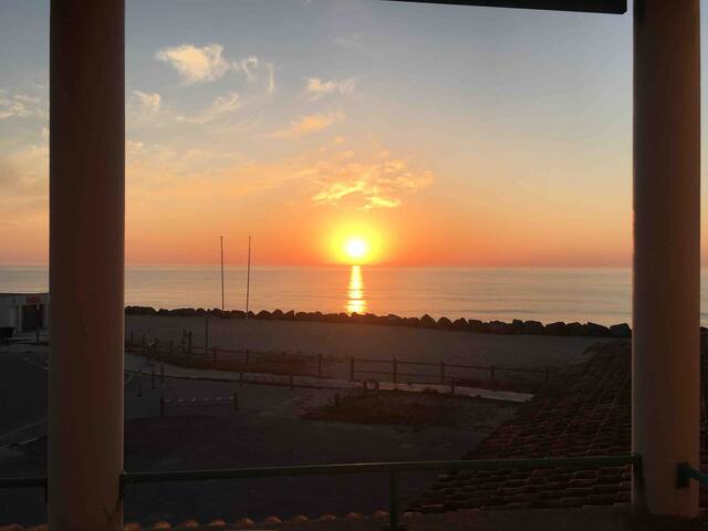 Download Bord de la mer entreprise decontractee de meubles Free