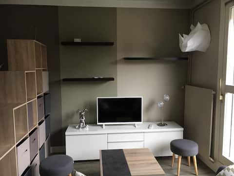 Top Airbnb: Quiet studio Historic neighborhood + parking + CHU in C.H.U.R. / Place Saint Marc / Martainville / Croix De Pierre / Saint Nicaise
