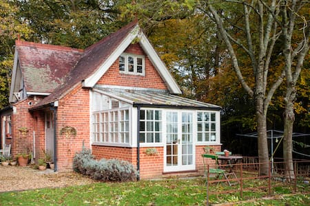 The Coach House, entire space Lymington-New Forest