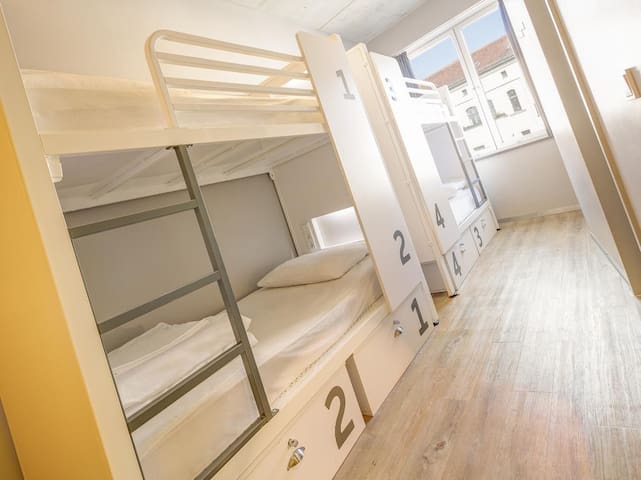 Generator Mitte - Bed in 6 bed Dorm