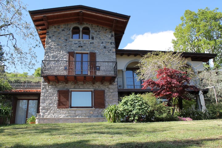 Villa of the olive trees - Iseo Lake