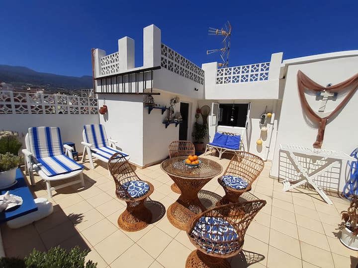 Lovely apartment with views at the sea and volcan