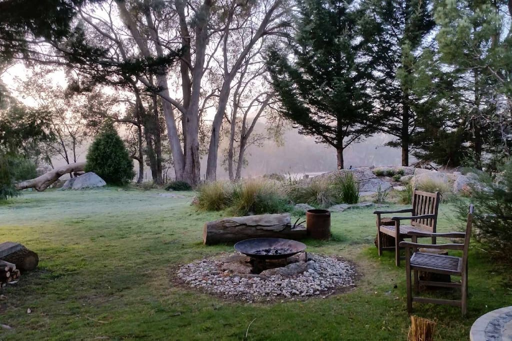 crisp winter morning, perfect weather for an evening fire pit although with fire restrictions in summertime ... it’s not an option, ask us if you aren’t sure...