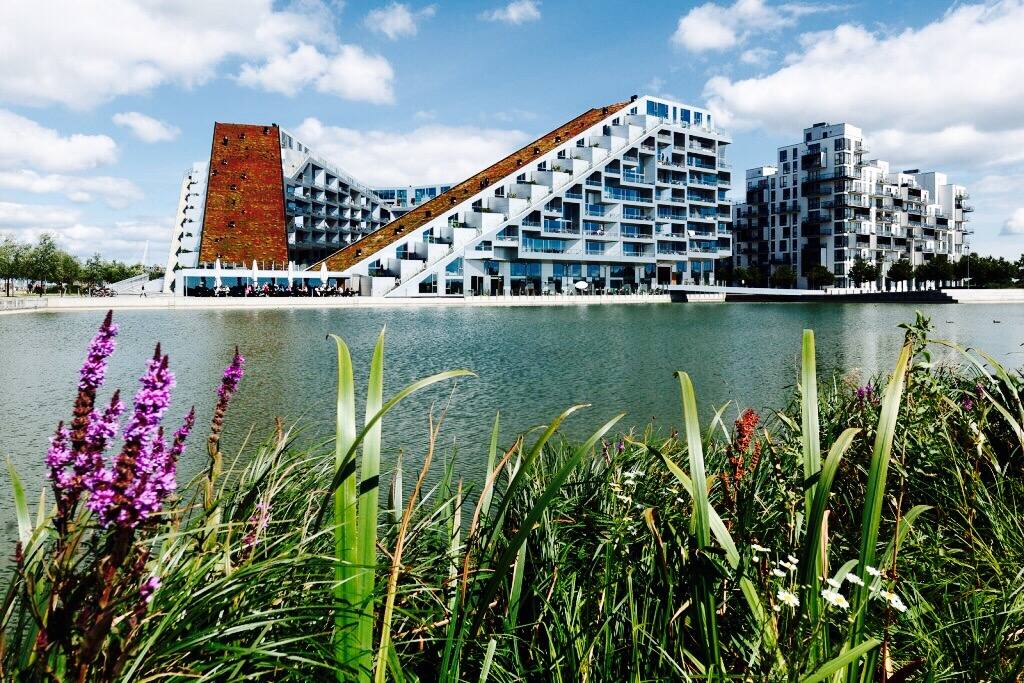 Apartment in the World famous 8-tallet Architectural award winning Building on the edge of nature with very convenient easy access to the City Center