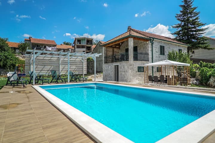 House Montanese - Croatia