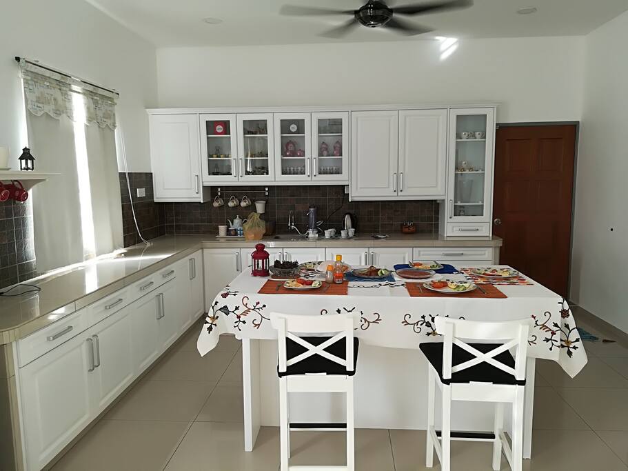 DRY KITCHEN