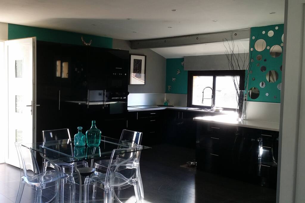 COIN REPAS A L'ETAGE