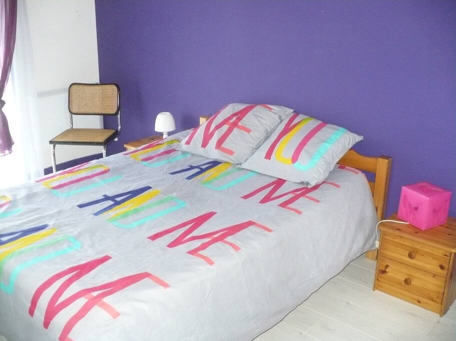 Lit 2 personnes avec couchage(draps et couette)