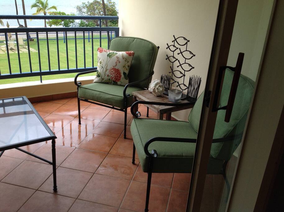 Balcony seating area