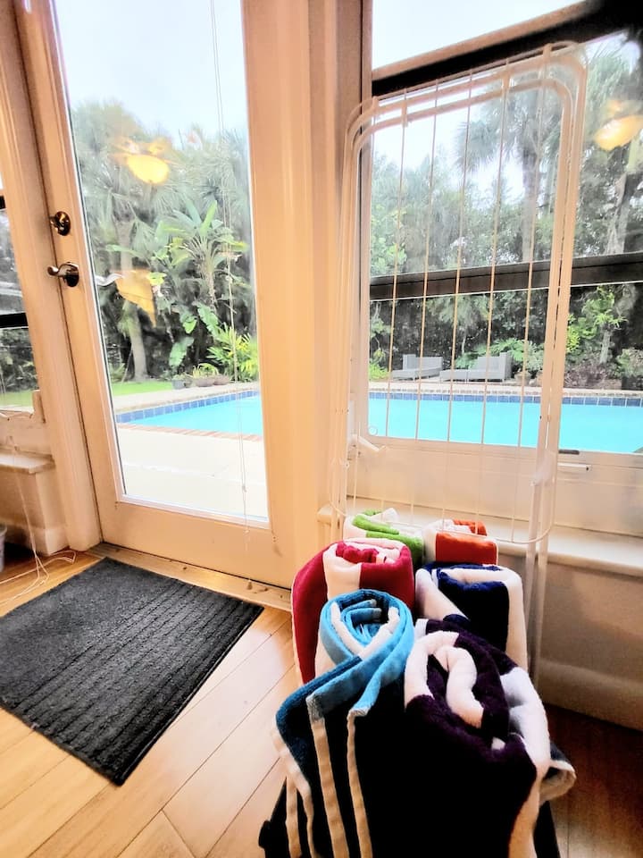 4/3 Intracoastal Pool Villa. Beaches/dtwn/airport - West Palm Beach, FL