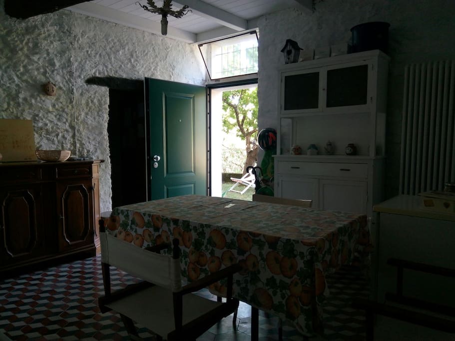 entrance to apartment/kitchen