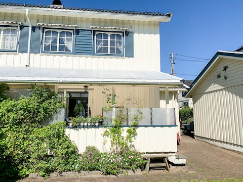 Family friendly semi-detached house w/big garden