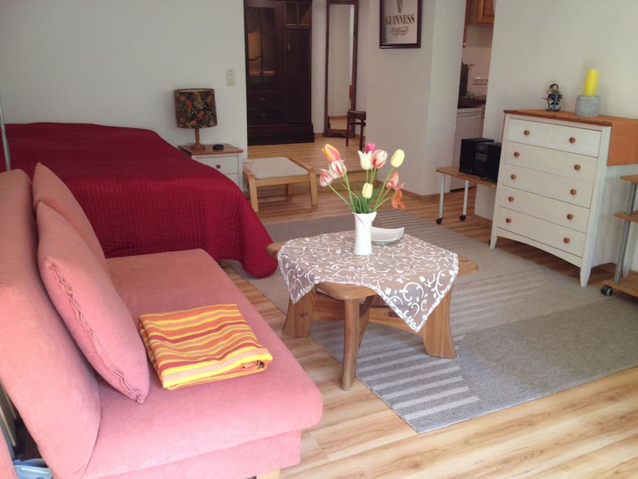 Wohn-Schlaf-Esszimmer