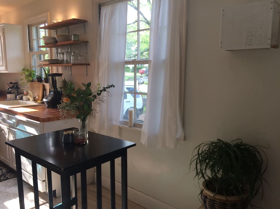 Airy kitchen - great place to begin your day before exploring Nashville