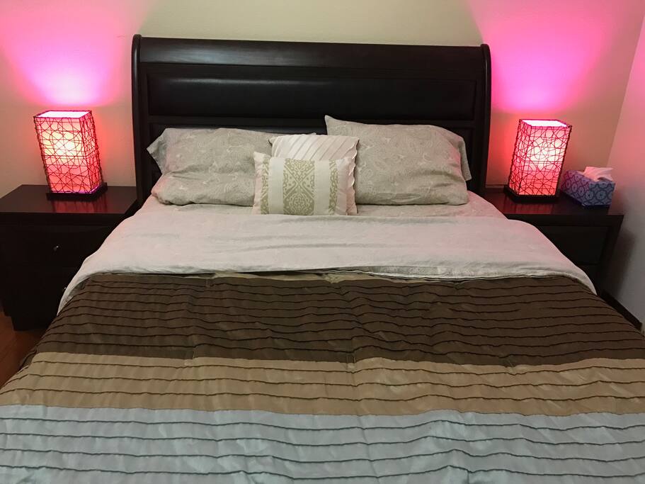 Queen bed - Mood lighting - Room #1