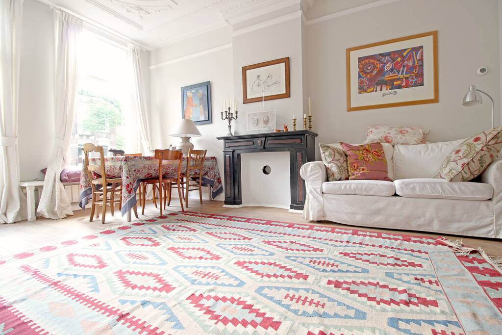 Spacious living room