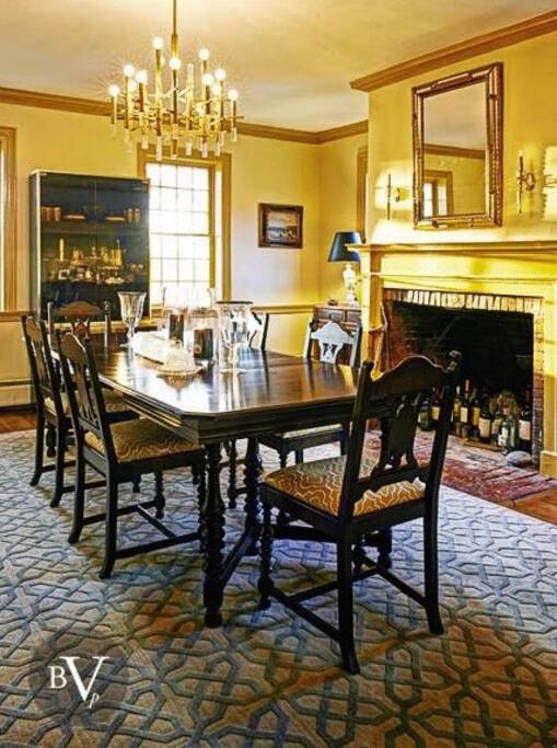 the dining room comfortably seats 10-12