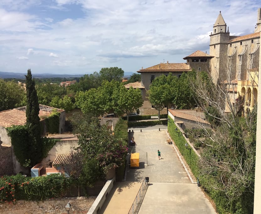 Vistas desde el apartamento a la iglesia y palacio histórico