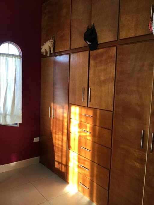 Closet muy amplio